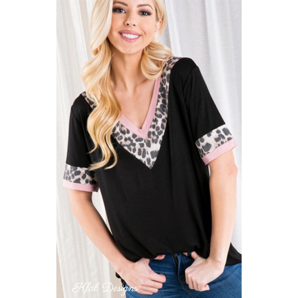 Tops - 💕LAST 2! V Neck Animal Print Contrast Knit Top!